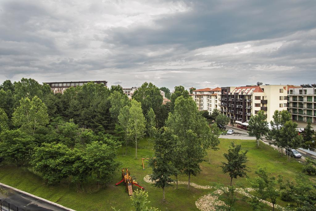 Hotel Lira Slântsjev Brjag Eksteriør bilde
